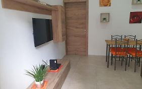 Modern Apartment In Central Bugibba