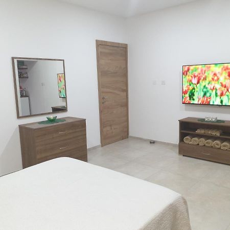 Modern Apartment In Central Bugibba San Pawl il-Baħar Kültér fotó